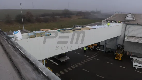 M. Preymesser logistika - Montáž fóliové střechy 