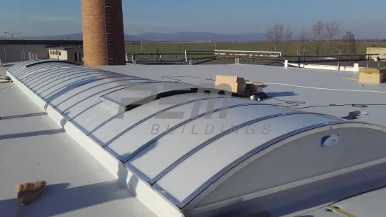 Skladovací hala s administrativní částí / Topoľčany - Montáž panelů+fóliová střecha