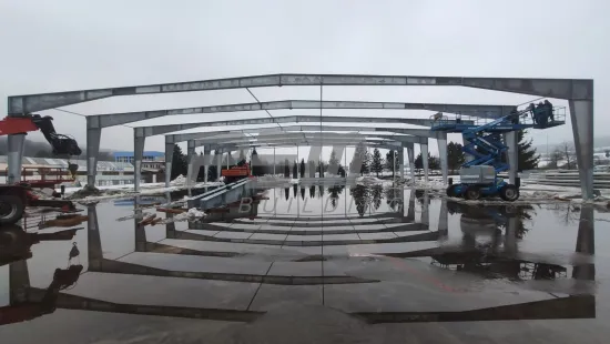 Zimní stadion Svidník - Montáž nosníků ocelové konstrukce