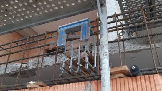 Balkonové konstrukce Čelákovice - Usazení kotvení do železobetonových věnců         